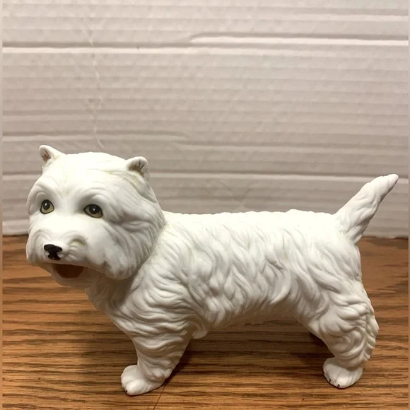 Cute Vintage West Highland Terrier crafted from high-quality porcelain - Picture 1 of 7